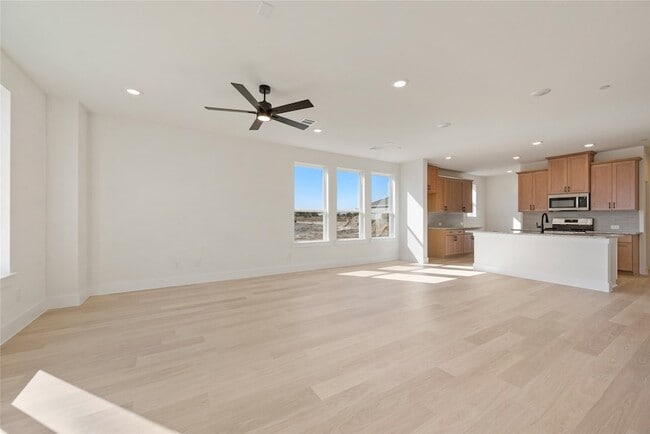 Foto del edificio - 9601 Dahlia Blvd