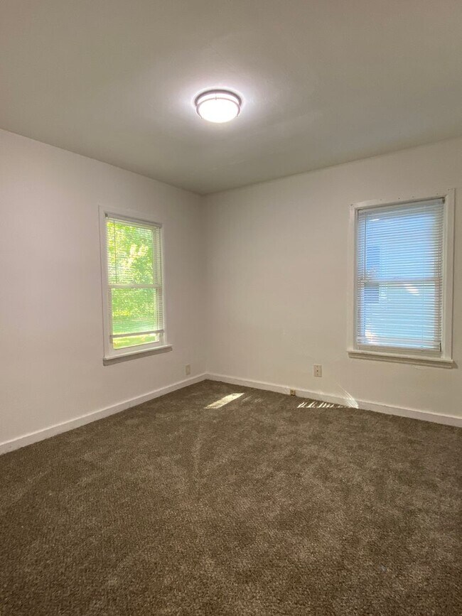 Foto del edificio - 2 Bedroom Home in Goshen!