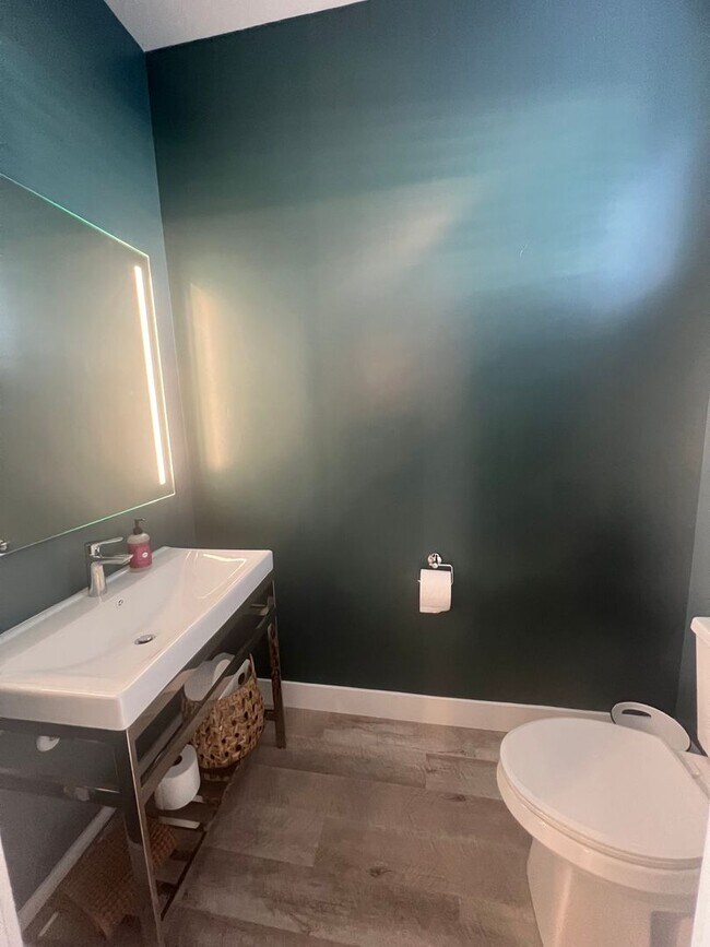 Foto del edificio - Beautiful Newer Townhome for rent in South...