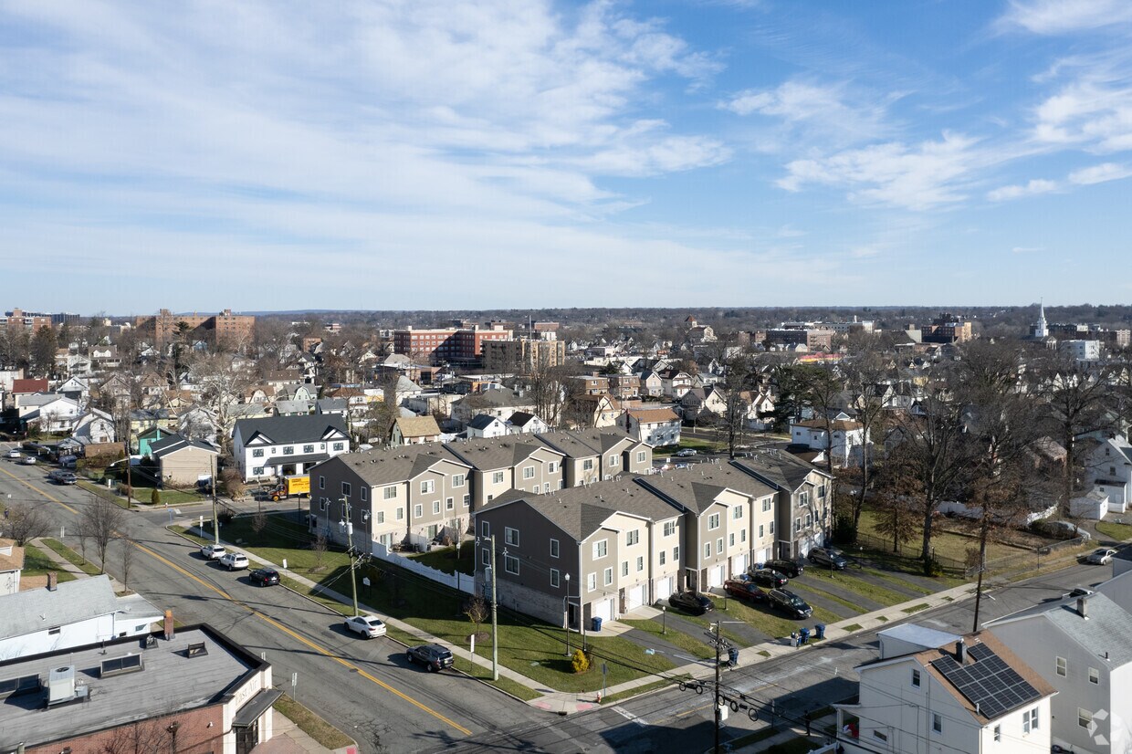 Aerial Photo - Platnium Townhomes