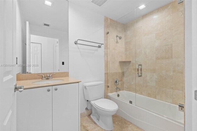 Foto del edificio - 1745 E Hallandale Beach Blvd