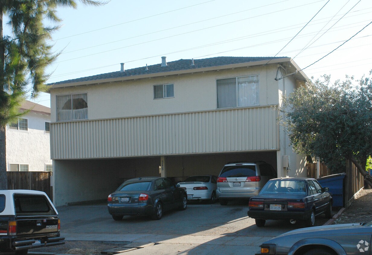 Foto del edificio - 672 Johanna Ave