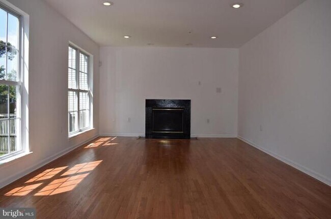 Building Photo - 7205 Ballantrae Ct