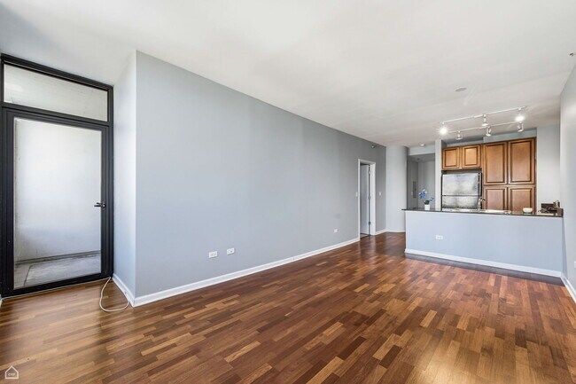 Foto del edificio - 1255 S State St