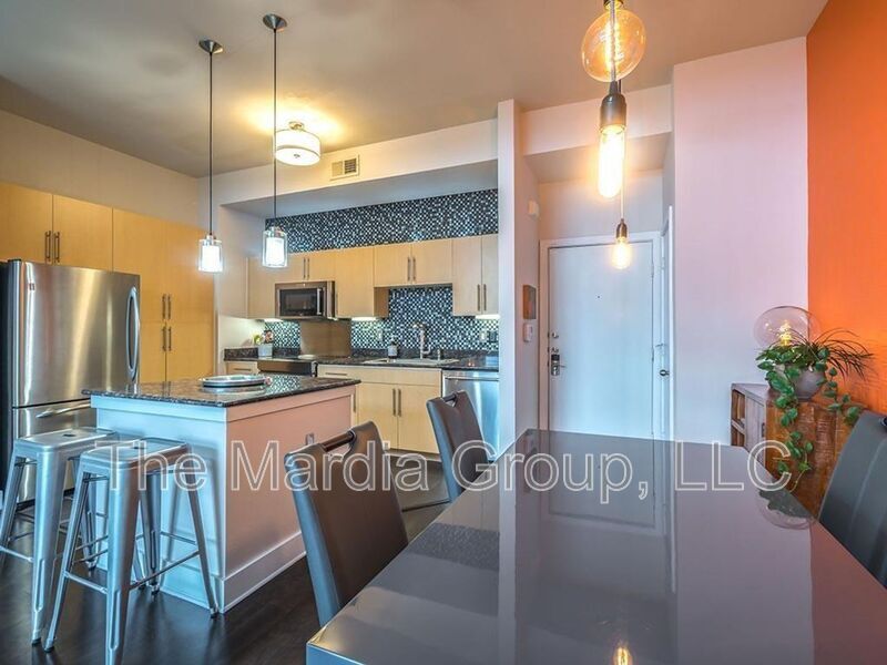 Foto principal - 4605 Cedar Springs Rd