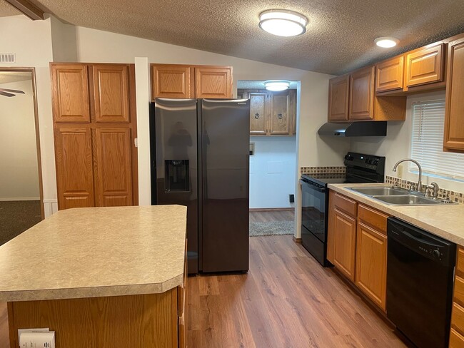 Building Photo - Lakefront Living In McConihe Flats!! PENDI...