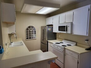 Building Photo - 32200 Cathedral Canyon Dr