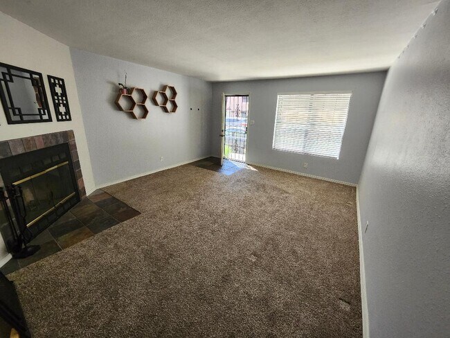 Foto del edificio - 3301 Monroe St NE