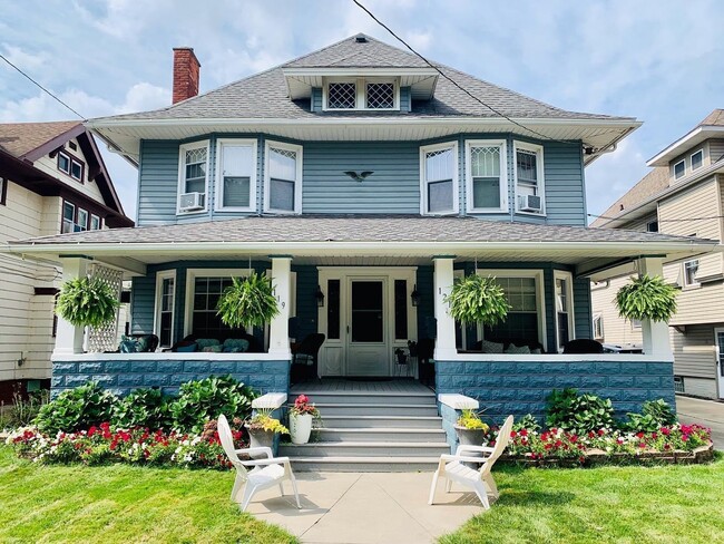Foto del edificio - 121 Amherst Dr