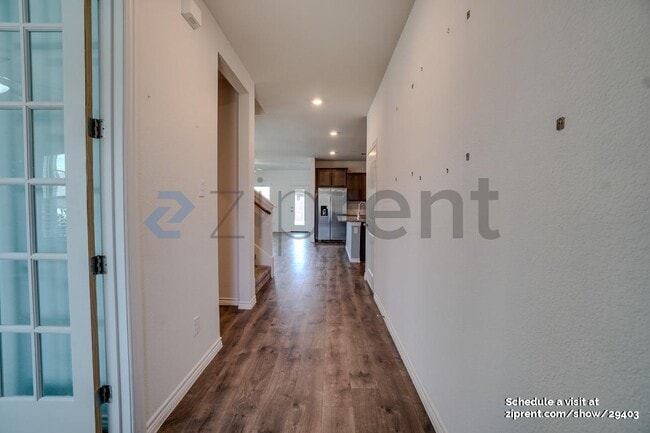 Foto del edificio - 611 Rawhide Way