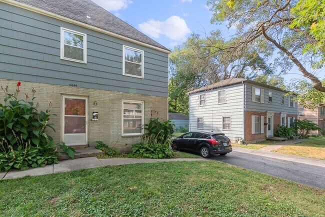 Building Photo - Floyd Street Duplexes