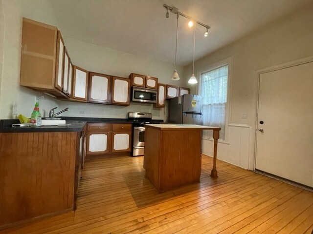 Foto del edificio - 1833 W Belle Plaine Ave