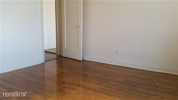 Building Photo - 219 Sullivan Pl