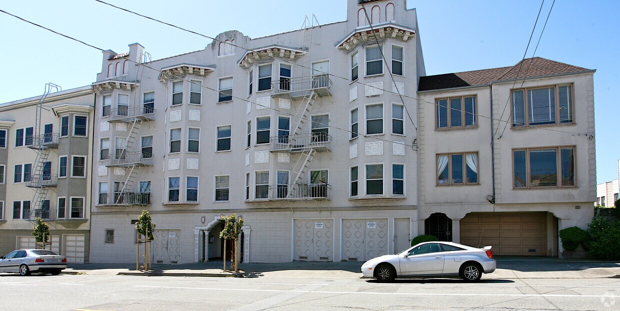 Building Photo - 2715 Cabrillo St