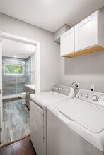 Building Photo - 54 Sawmill Grove Ln