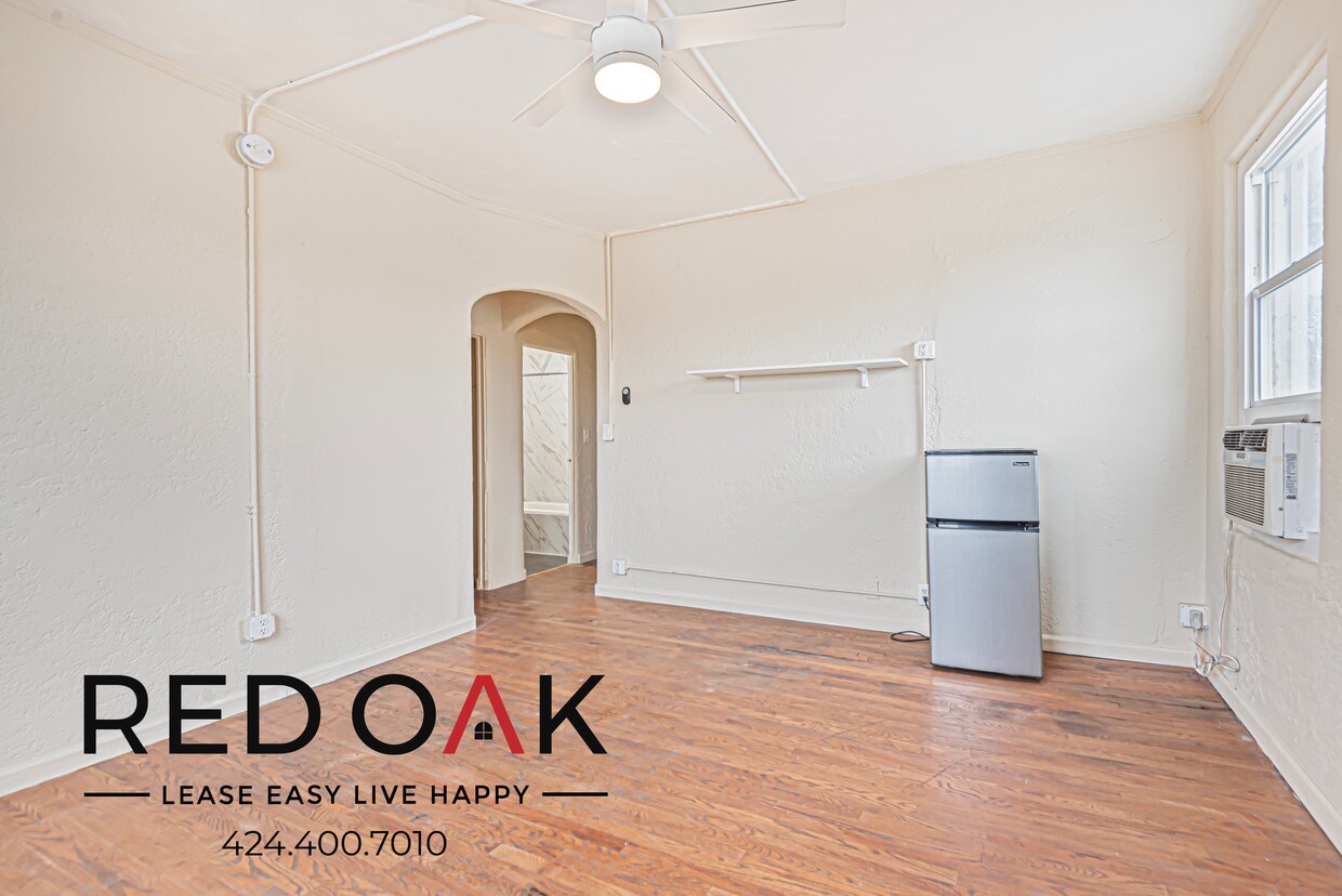 Primary Photo - 2731 Beverly Blvd