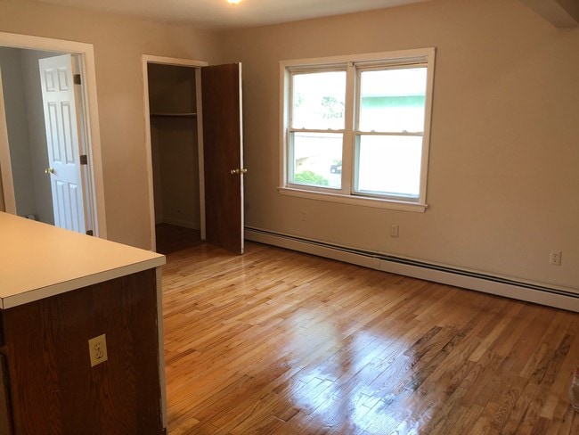 Living Room - 226 Gordon St