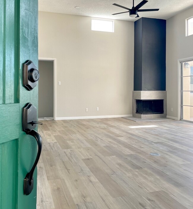 Photo - 11333 N 92nd St Apartment