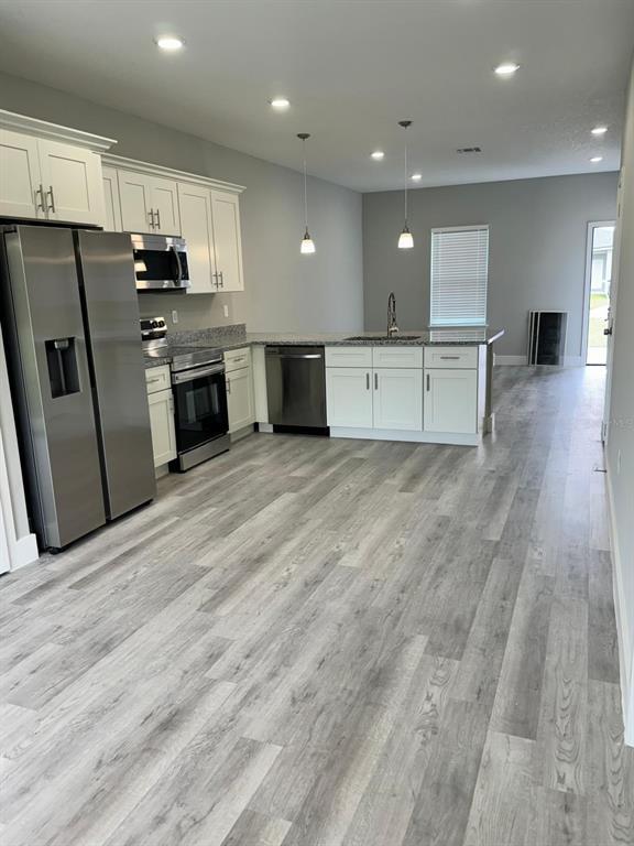 Foto del edificio - 704 Leopard Ct