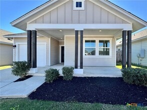 Building Photo - 320 La Escalera Dr