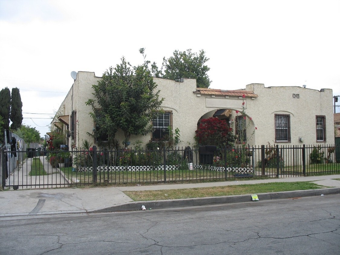 Building Photo - 1211 E 71st St