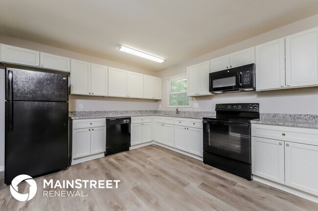 Foto del edificio - 332 Foxcroft Dr