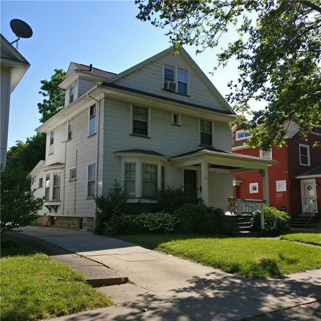 Building Photo - 515 Humboldt St