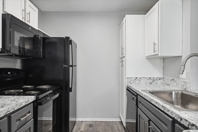 Building Photo - Remington Place