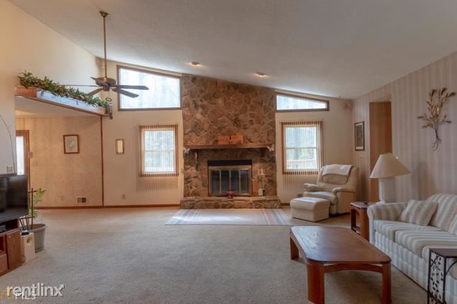 Building Photo - 3 br, 2 bath House - 14 Margrit Ct