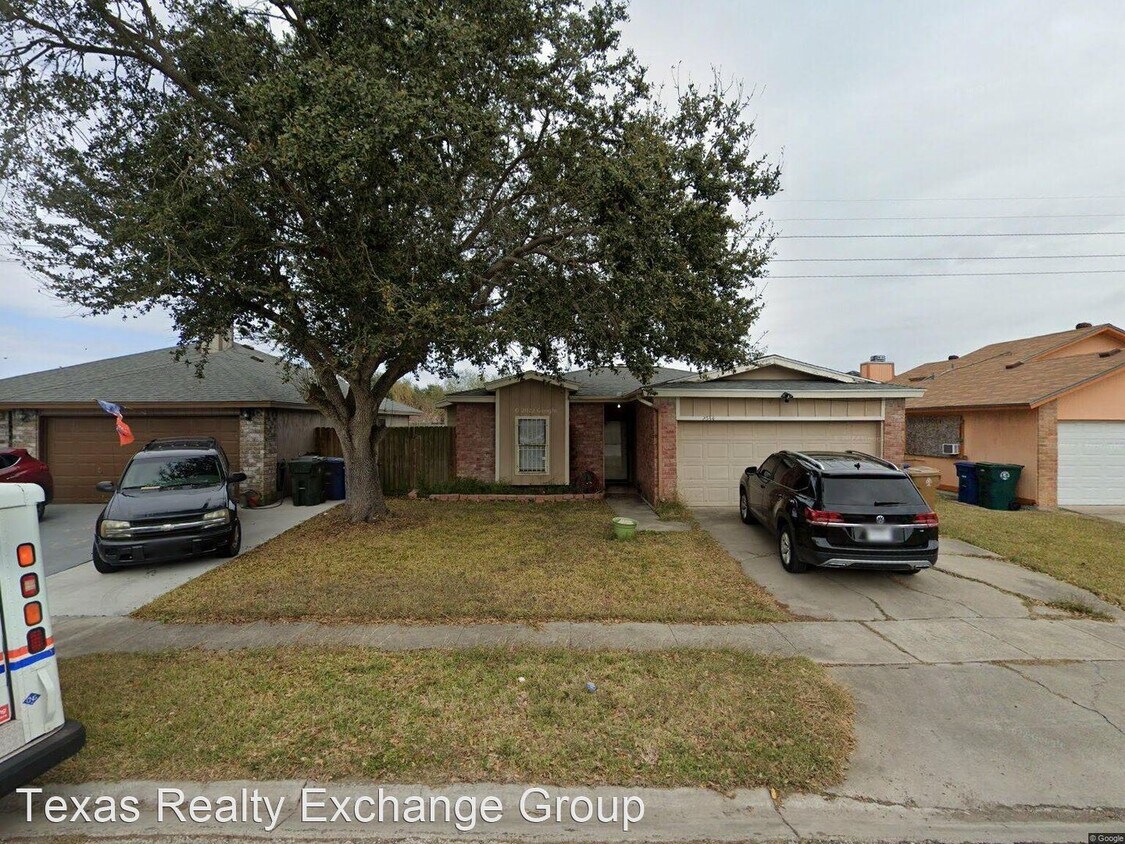 Primary Photo - 3 br, 1 bath House - 2534 Cresterrace Dr. ...