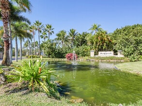Building Photo - 1965 Bridgepointe Cir