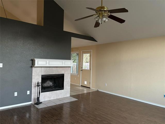 Foto del edificio - 1210 Hidden Oaks Dr