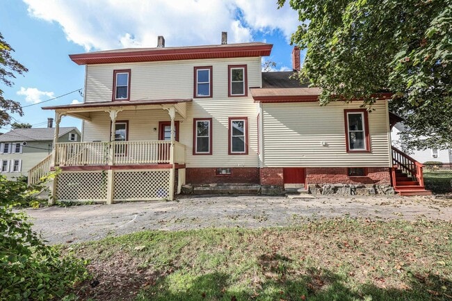 Building Photo - 15 Pierce St