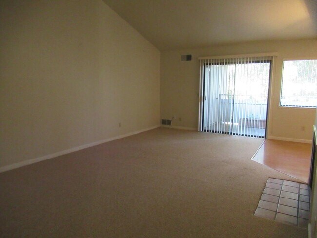 Foto del edificio - 4120 Murray Cmn