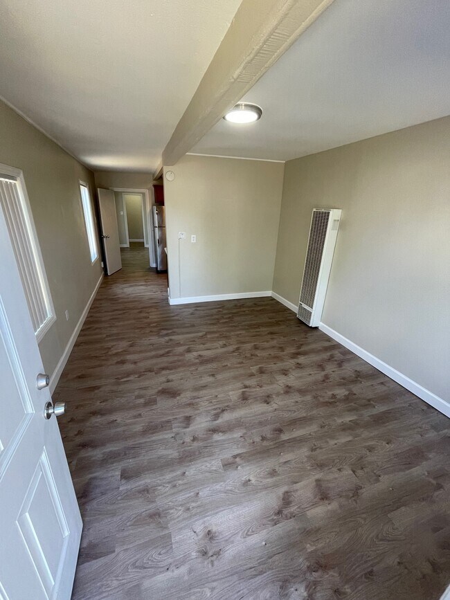 Foto del edificio - 562 Emory St