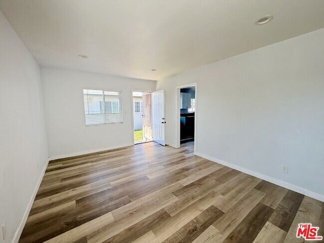 Foto del edificio - 871 W Wilson St