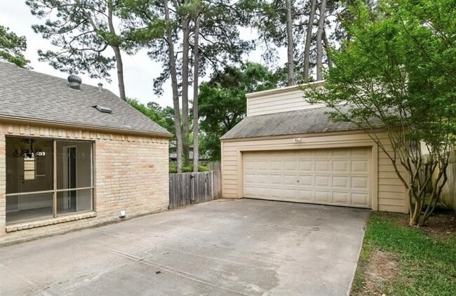 Building Photo - 17406 Spicewood Springs Ln