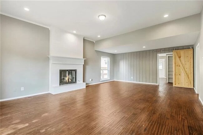 Foto del edificio - 11012 Springhollow Rd