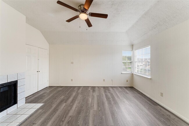 Foto del edificio - 6422 Chatham Island Ln