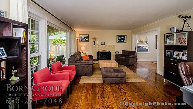 Foto del edificio - 247 W Oakwood Blvd