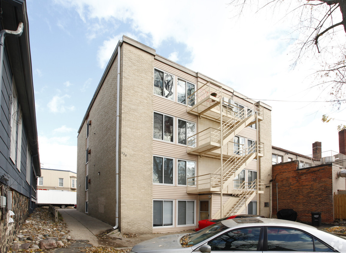 Building Photo - 628 Packard St