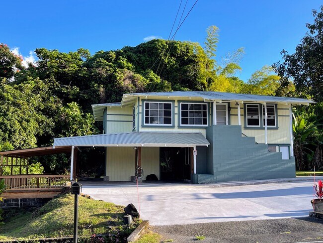 Building Photo - 347 Ainako Ave