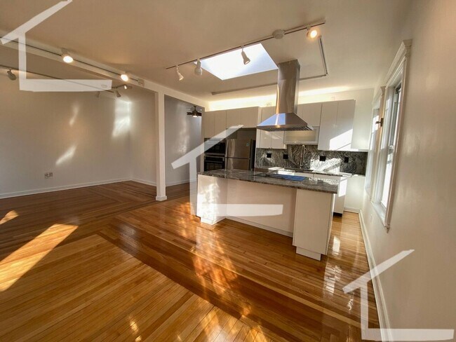 Foto del edificio - Sunny 3 Bed/ 2 Bath 15 Min Walk to Harvard