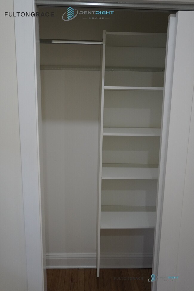 Foto del edificio - 4636-38 N. Hamilton