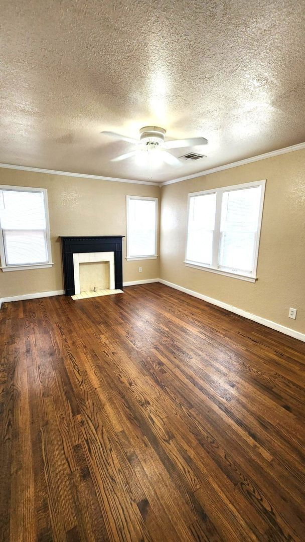 Building Photo - 1017 N Tabor Dr