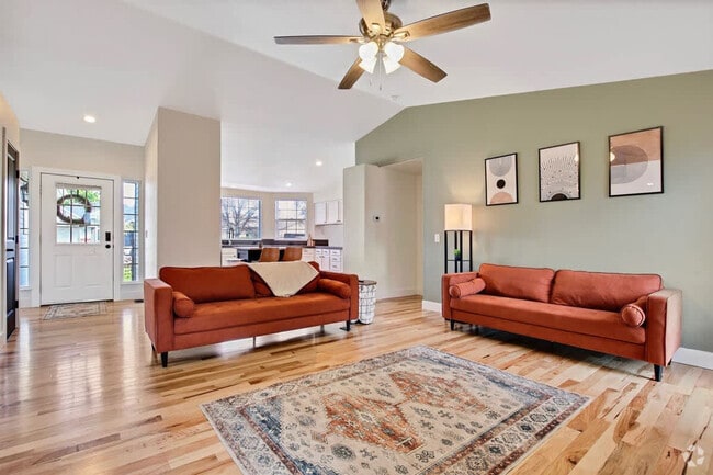 Building Photo - 4243 E Driftwood Dr