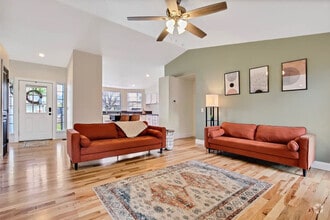Building Photo - 4243 E Driftwood Dr