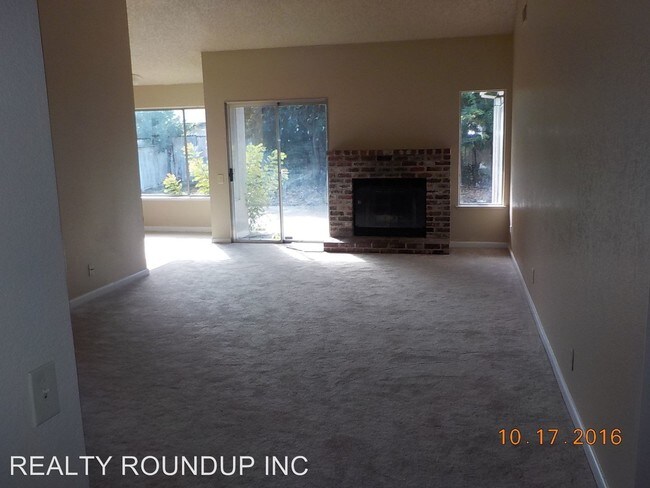 Building Photo - 3 br, 2 bath House - 5700 Rightwood Way