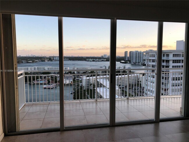 Foto del edificio - 18081 Biscayne Blvd