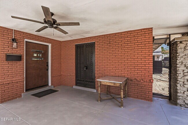 Foto del edificio - 2911 Grant Ave